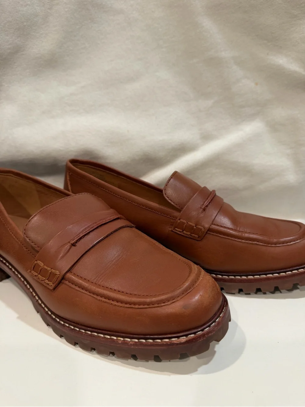 Madewell The Corinne Lugsole Loafer - Picture 2 of 6
